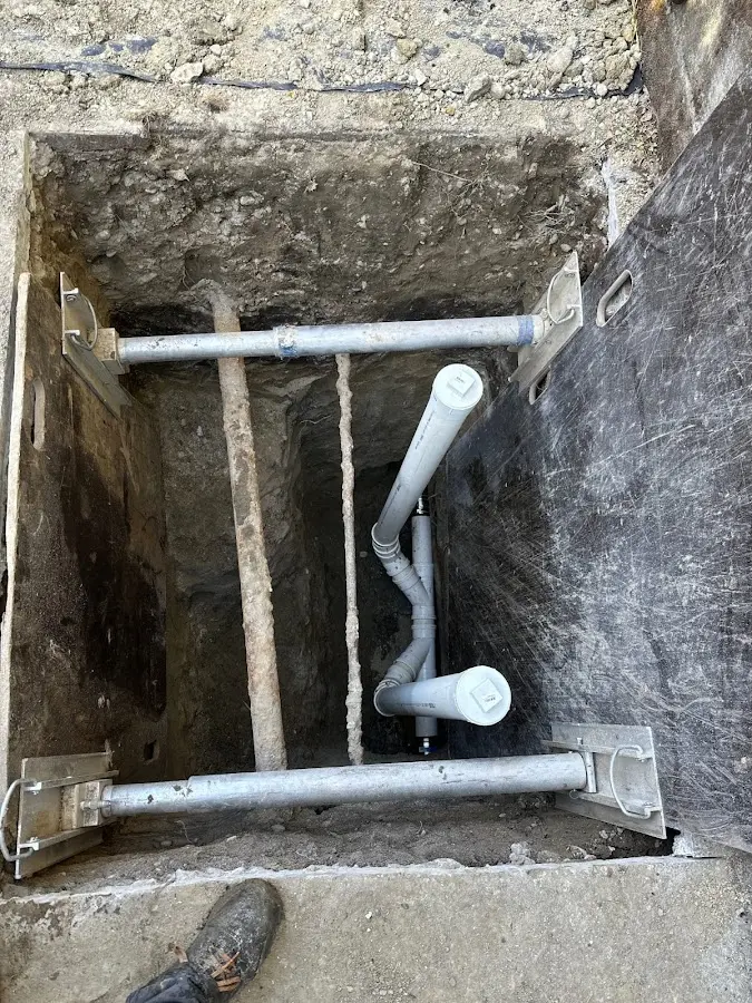 Experienced plumber completing Drain Cleaning work in Santa Barbara